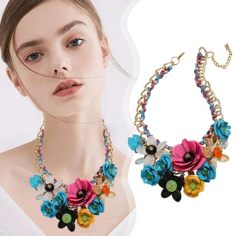ARATTA Multi Color Floral Statement Necklace Gold Chain 3D Flower Bib Bohemian